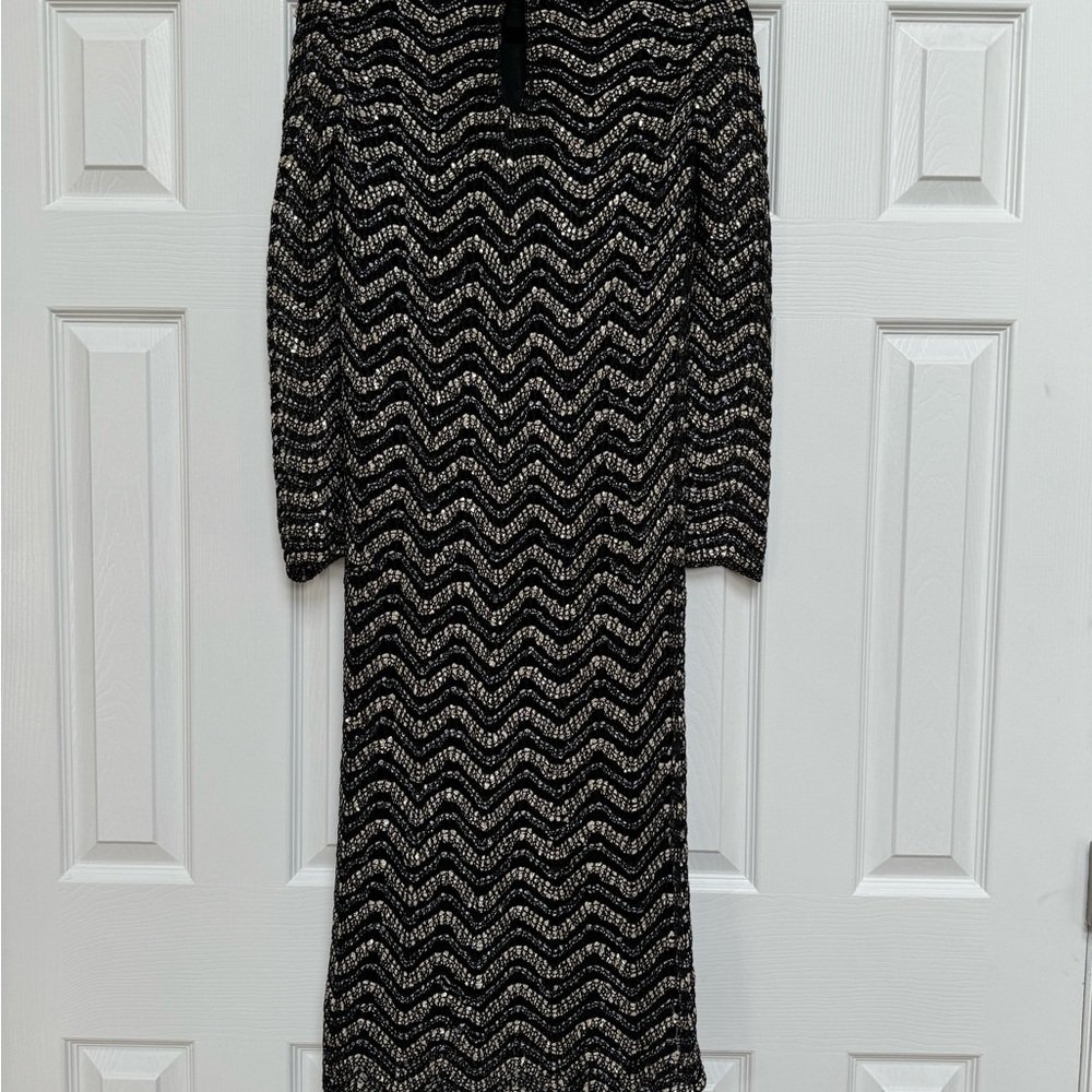 NWT Gorgeous brand new St. John Metallic and Sequin Dress. Size 2 - Picture 2 of 7